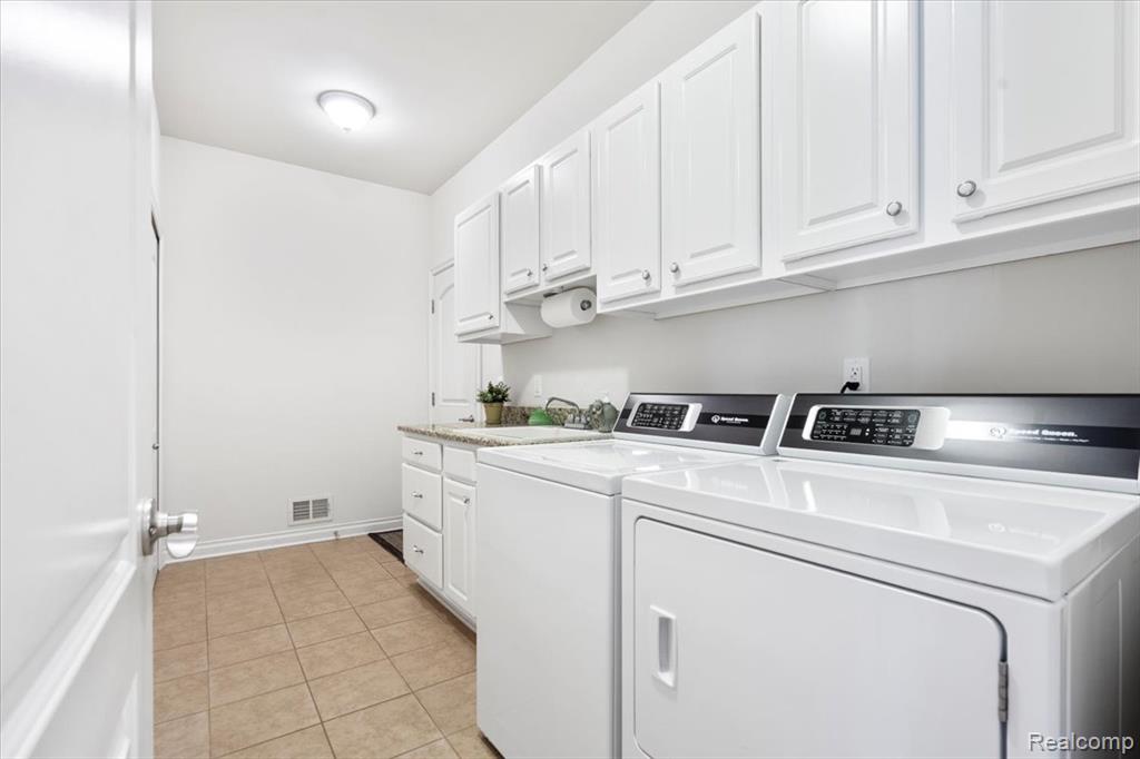 354 Pembroke Drive, Saline, MI 48176 — Photo 21