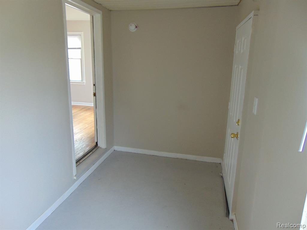8454 SHERMAN Avenue, Warren, MI 48089 — Photo 3