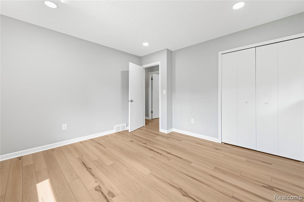 9662 Waterway Drive, Grosse Ile, MI 48138 — Photo 21