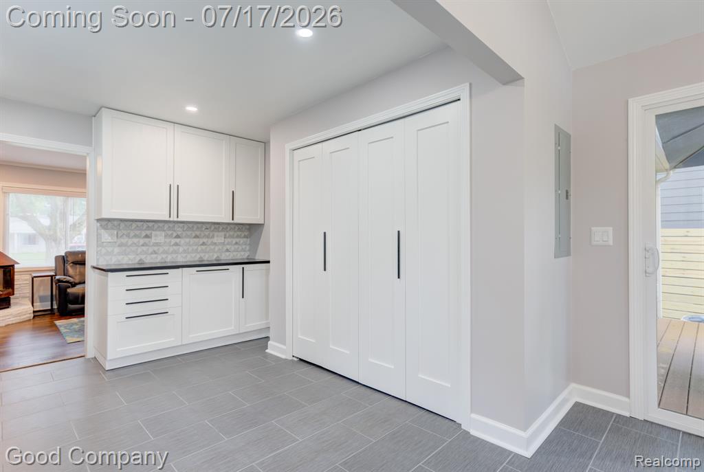4102 Elmhurst Avenue, Royal Oak, MI 48073 — Photo 10