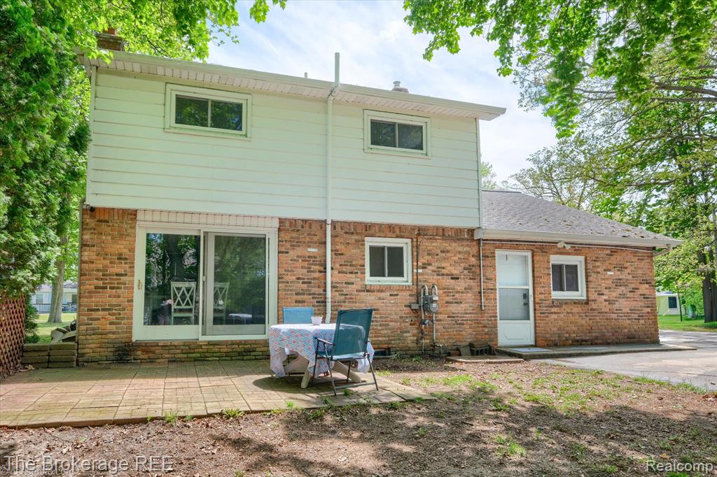 293 Hickory Place Drive, Columbiaville, MI 48421 — Photo 6
