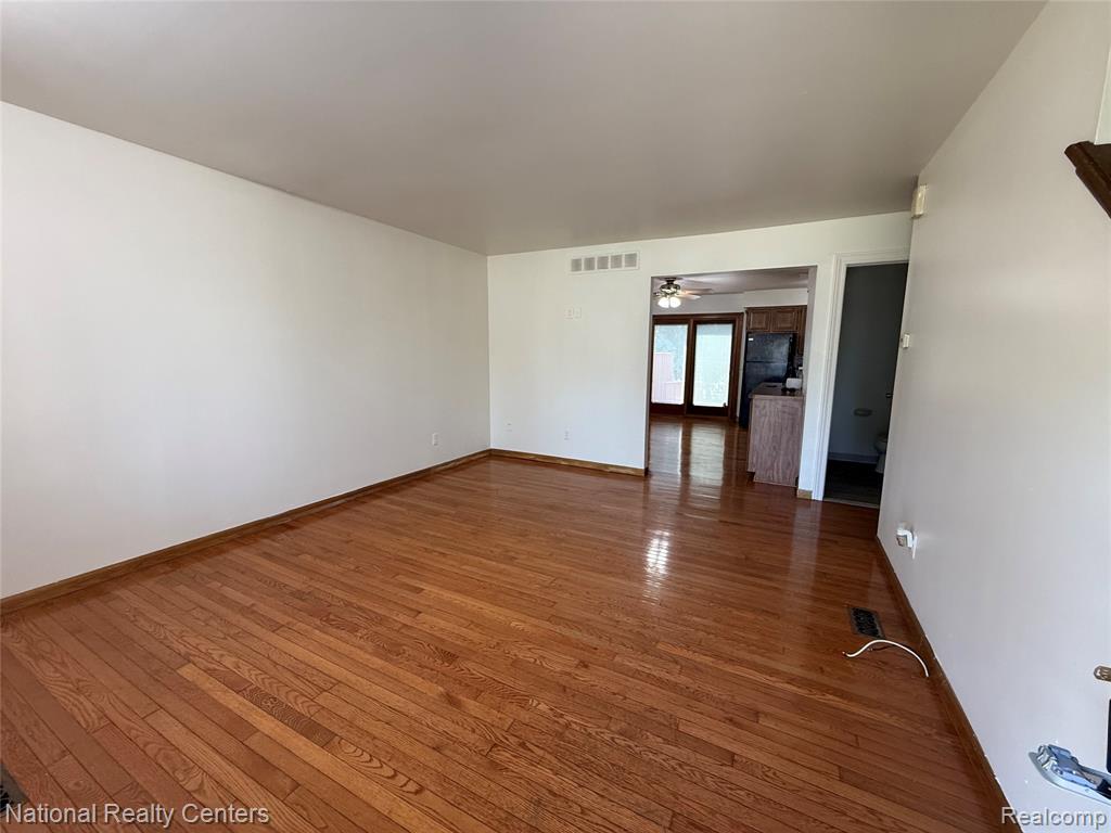 8416 Hickory Drive, Sterling Heights, MI 48312 — Photo 4