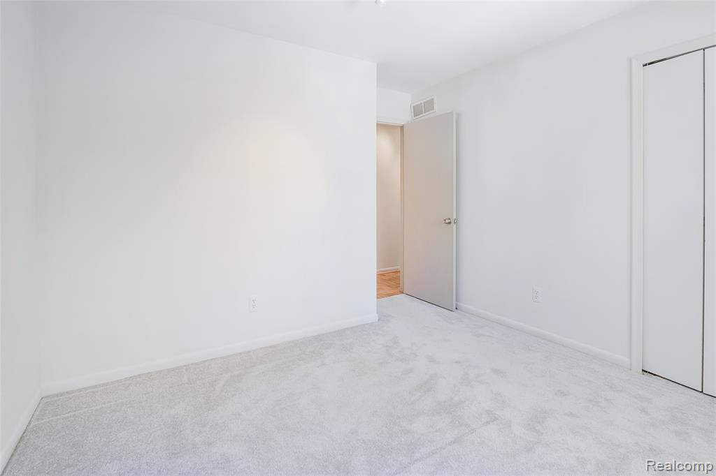 5105 Wah Ta Wah Drive, Clarkston, MI 48348 — Photo 17