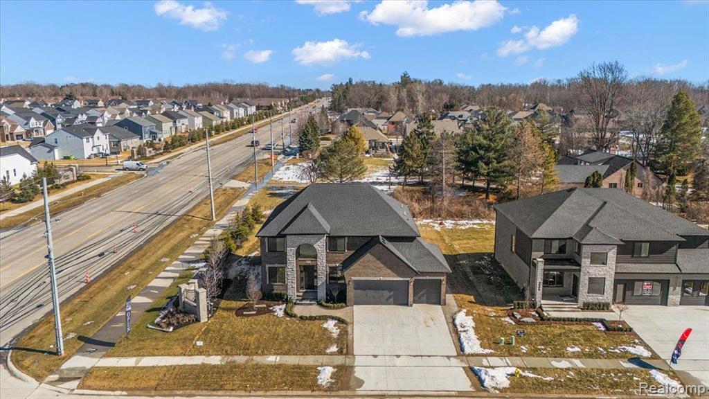 50998 MISTWOOD Drive, Macomb, MI 48042 — Photo 8