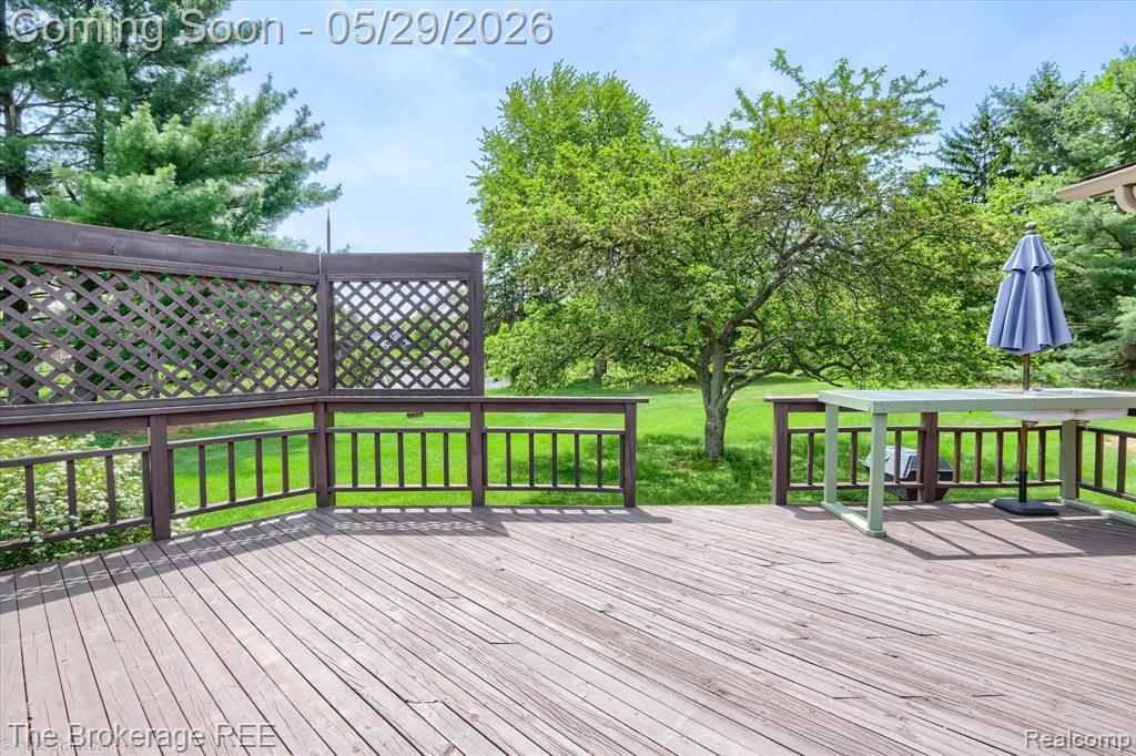 6933 Hubbard Hills Drive, Clarkston, MI 48348 — Photo 8