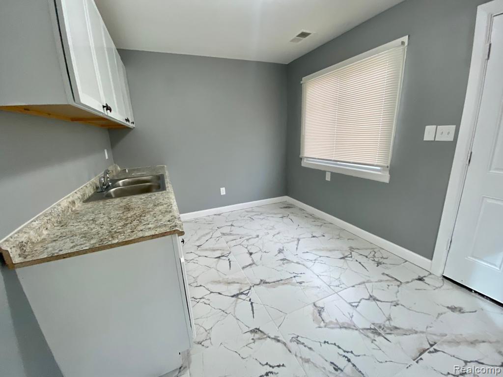 9145 DECATUR Street, Detroit, MI 48228 — Photo 17