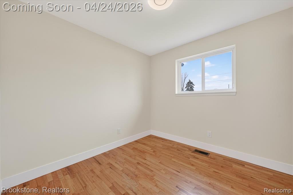 30428 Iroquois Drive, Warren, MI 48088 — Photo 18