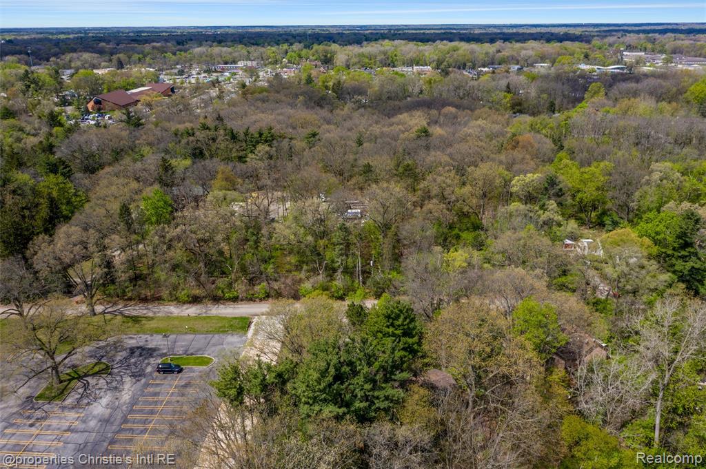 1/2 of Lot 12 Hunters Lane, Southfield, MI 48033