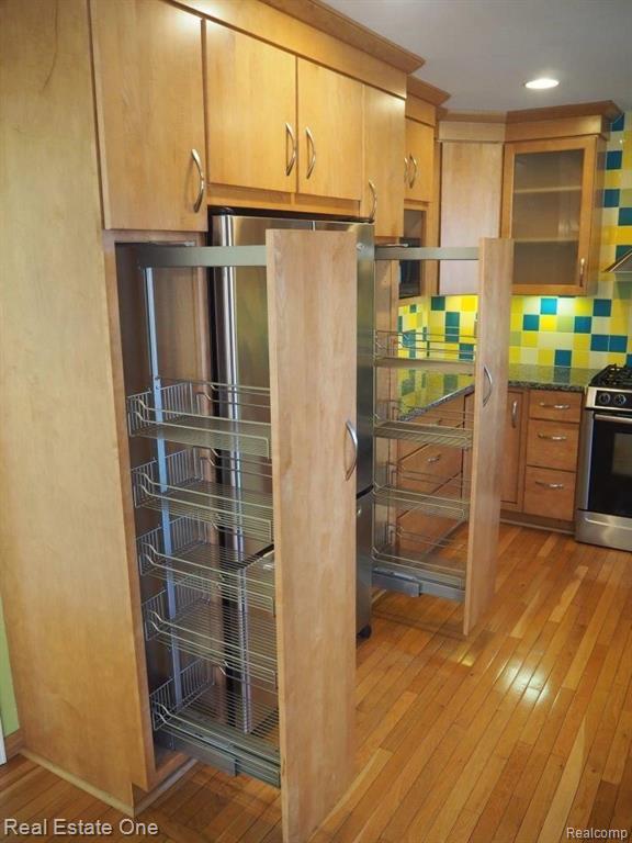 5837 FOLKSTONE Drive, Troy, MI 48085 — Photo 10