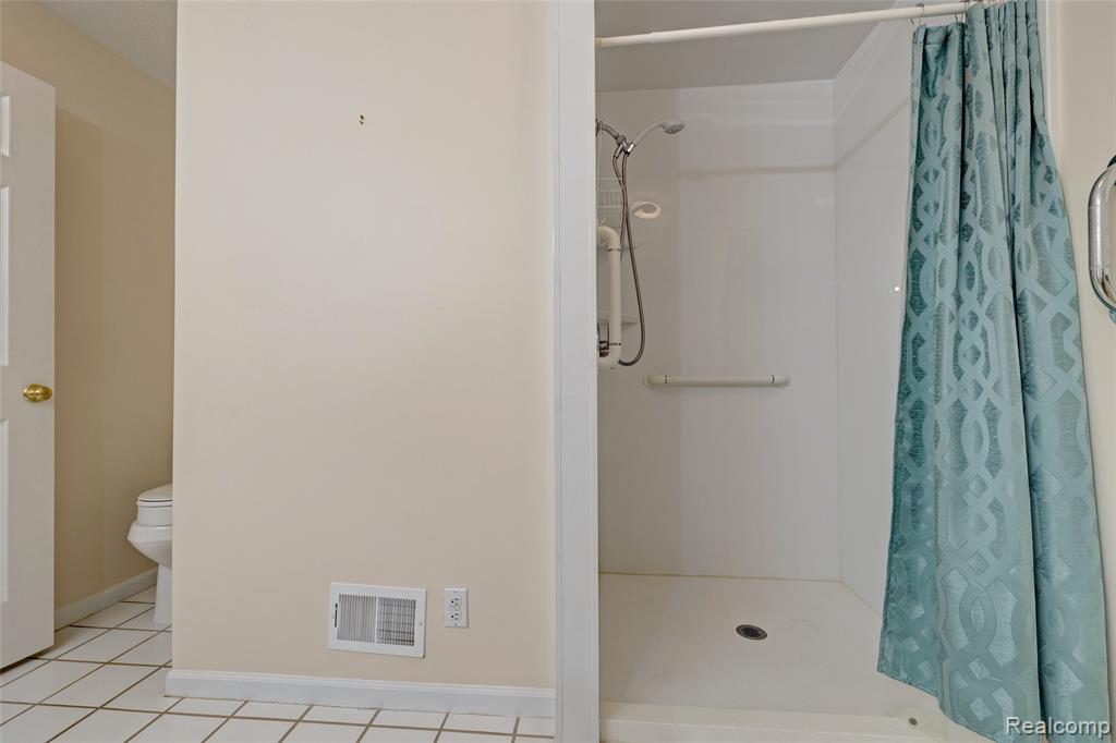 12364 Saint Andrews Way, 66, Fenton, MI 48430 — Photo 29