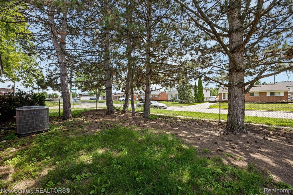 1720 Westbrook Drive, Madison Heights, MI 48071 — Photo 32