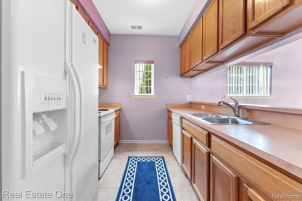 23027 FAIRLANE Boulevard, Woodhaven, MI 48183 — Photo 7