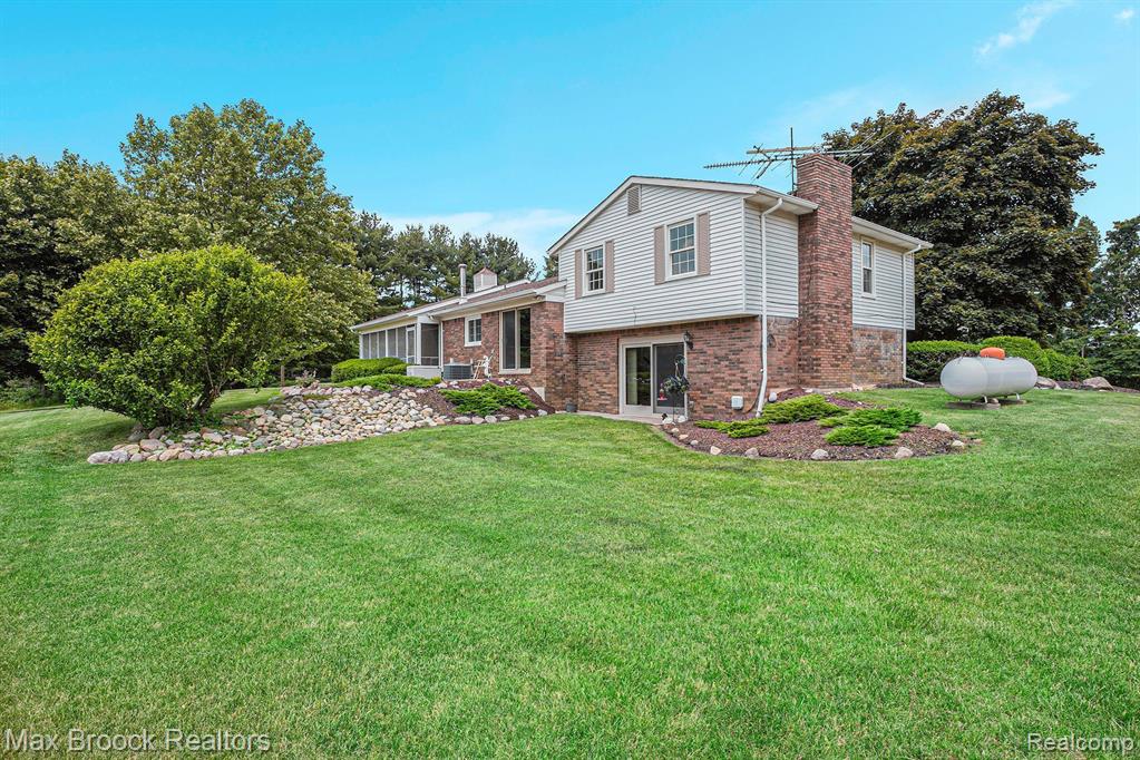 8515 Kier Road, Clarkston, MI 48348 — Photo 26