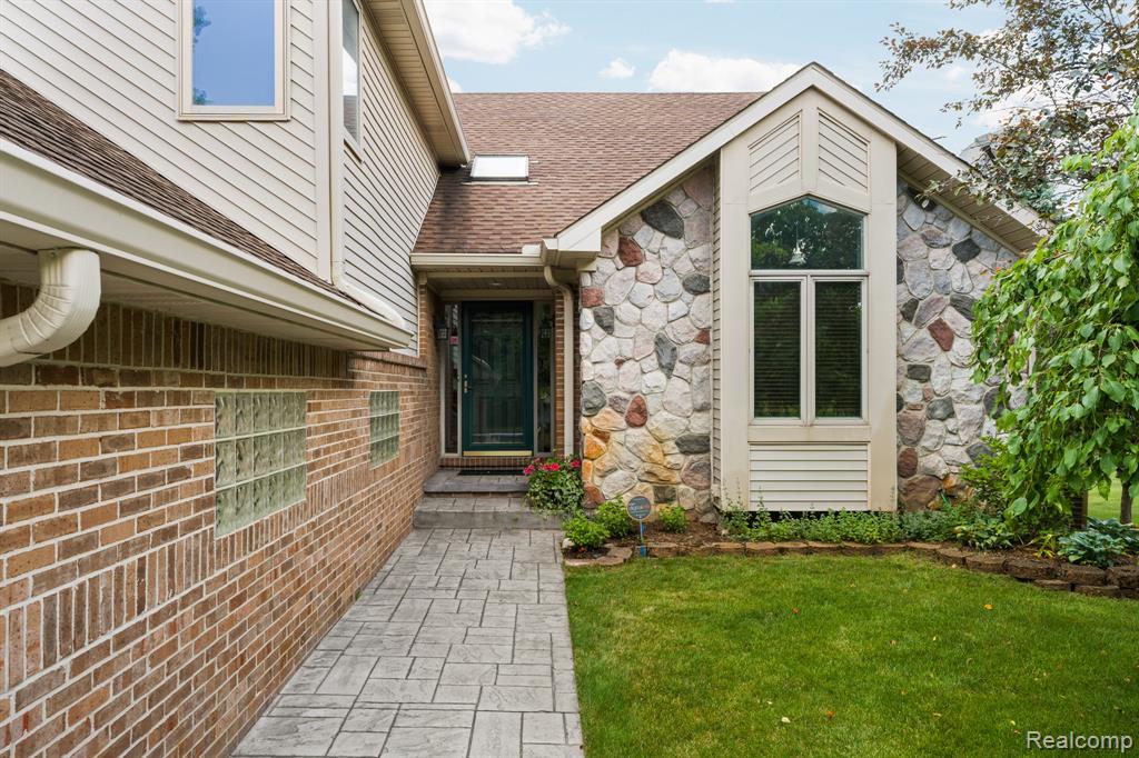 2325 7 Mile Road, South Lyon, MI 48178 — Photo 11