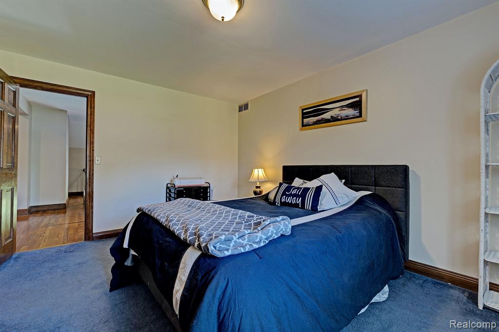 900 ROLLING PINES Drive, Ortonville, MI 48462 — Photo 40