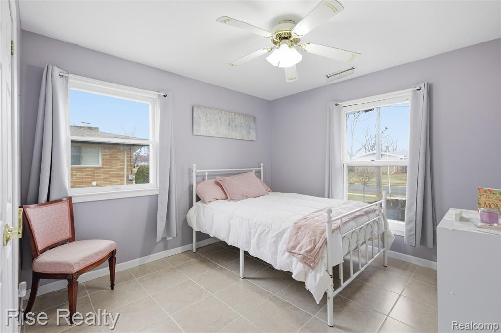 3436 Creekwood Drive, Saginaw, MI 48601 — Photo 17