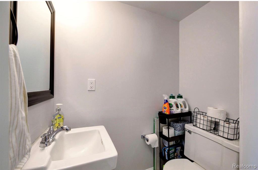 22814 Talford Street, Novi, MI — Photo 16