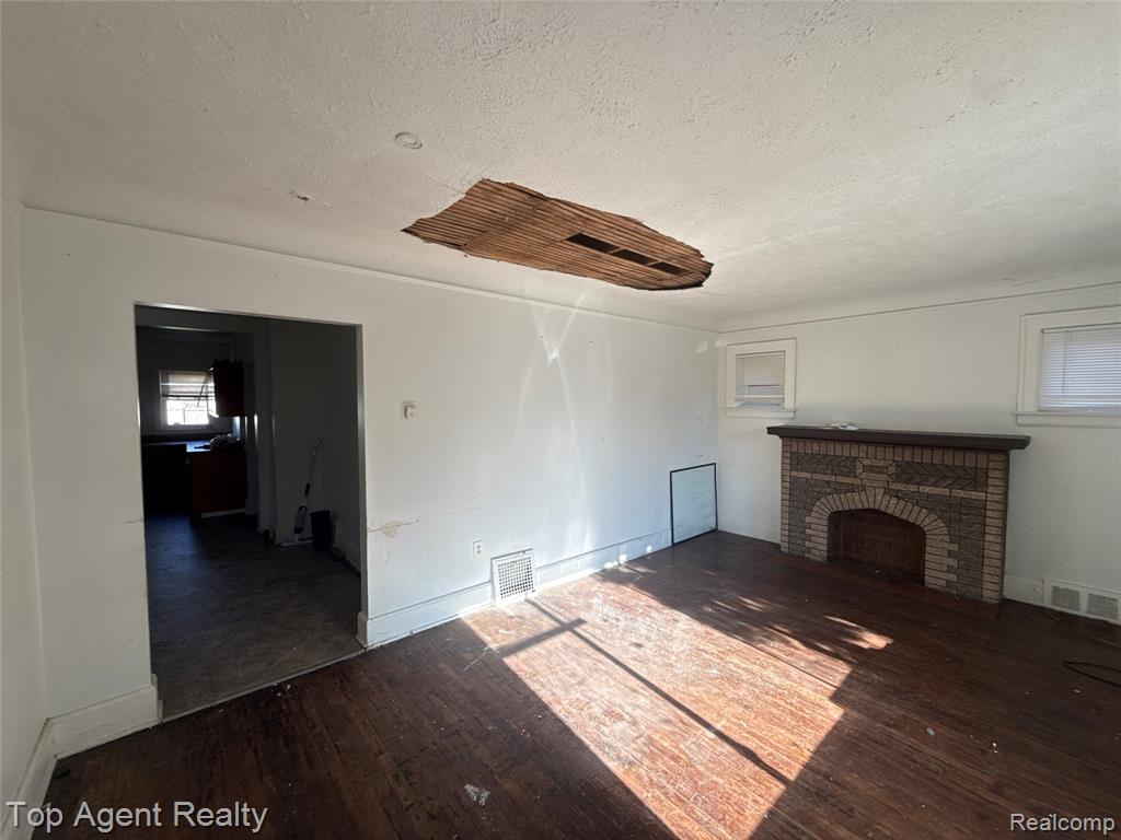 19479 Spencer Street, Detroit, MI 48234 — Photo 6