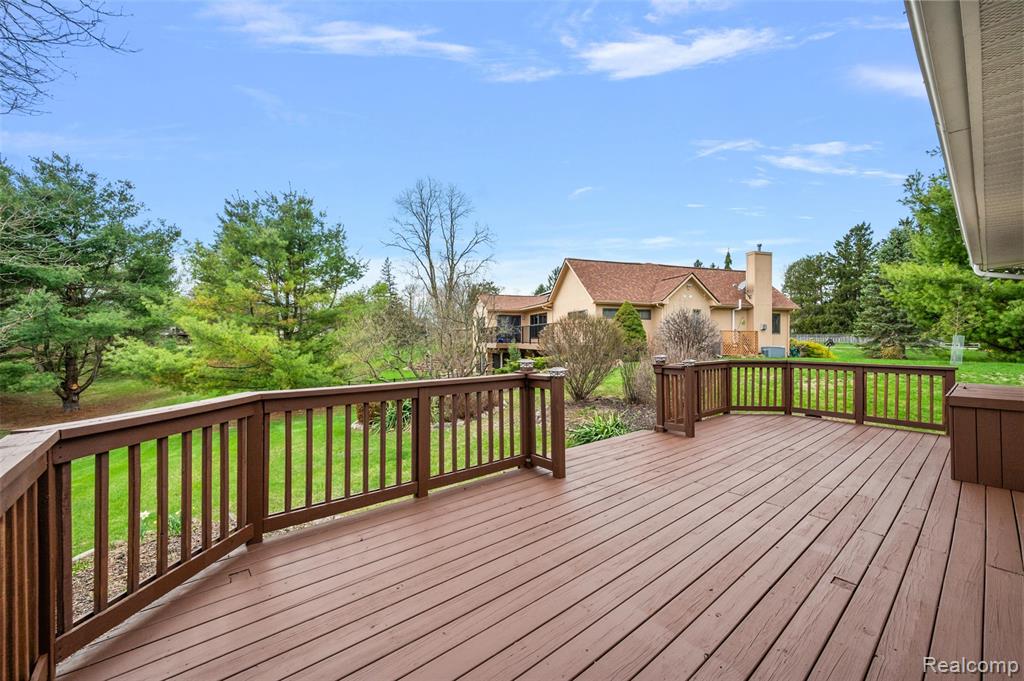 125 Cayuga Road, Lake Orion, MI 48362 — Photo 11