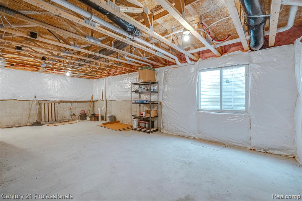 1666 Golfview Drive, Ypsilanti, MI 48198 — Photo 44