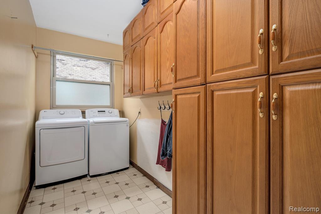 719 TEN POINT Drive, Rochester Hills, MI 48309 — Photo 27