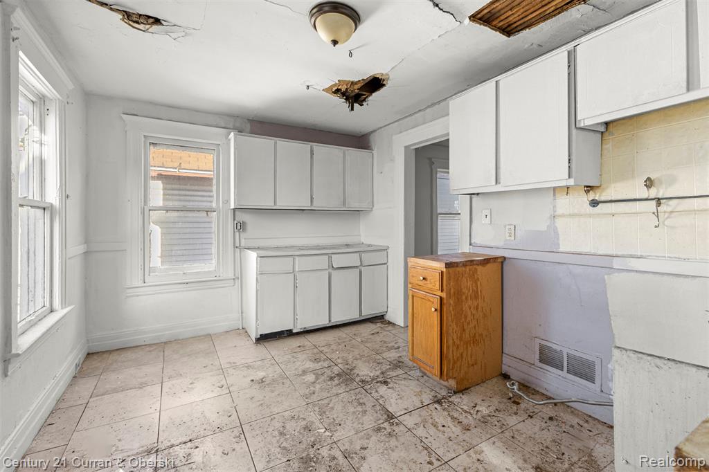 62 E Cicotte Street, River Rouge, MI 48218 — Photo 8