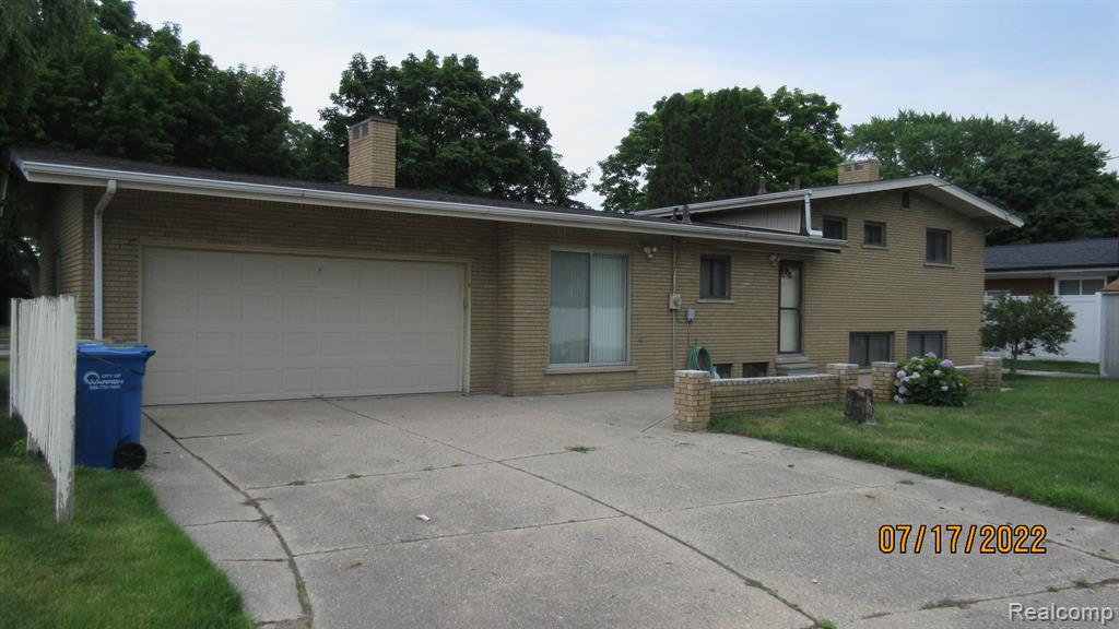 29497 GERALDINE Drive, Warren, MI 48093 — Photo 2