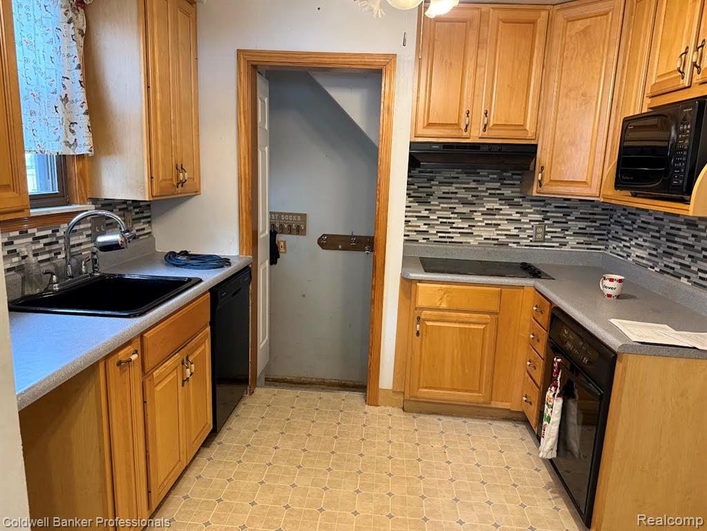 6793 Pelham Road, Allen Park, MI 48101 — Photo 4