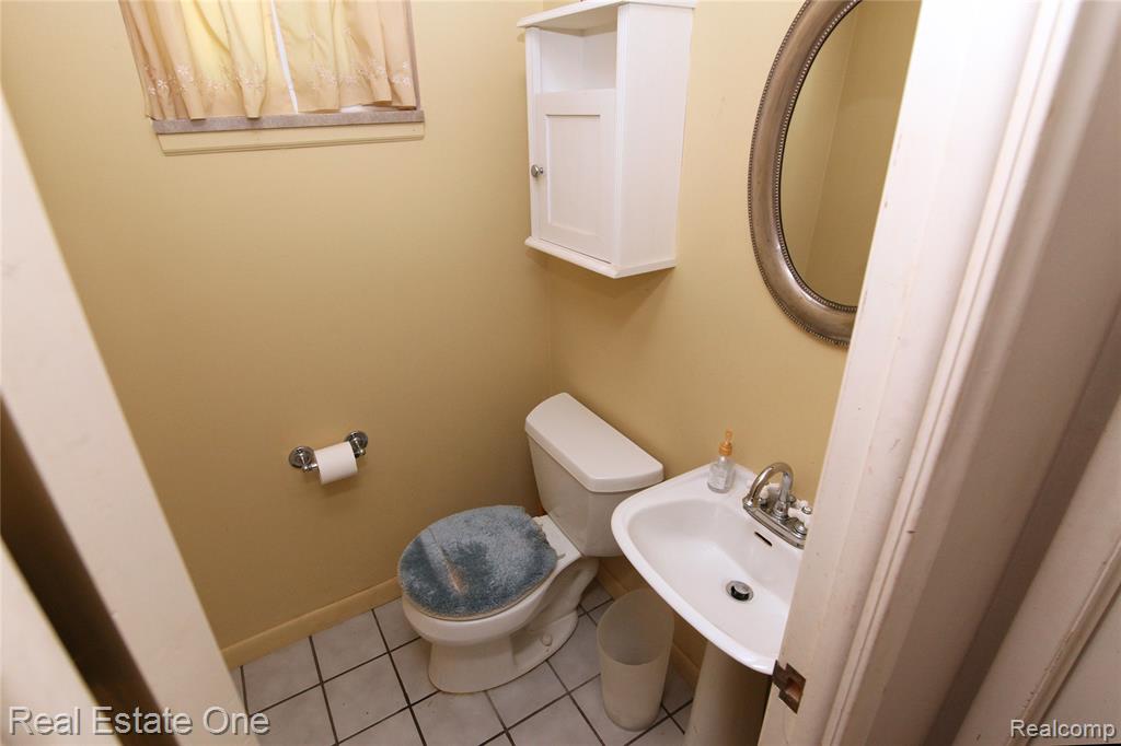 483 Rochdale Drive S, Rochester Hills, MI 48309 — Photo 27