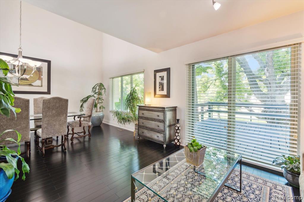 427 Rolling Green Circle S, Rochester Hills, MI 48309 — Photo 11