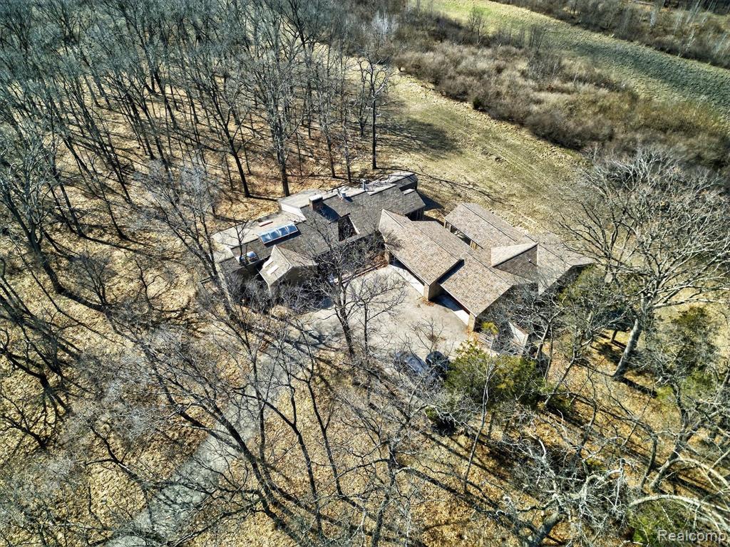 2551 Patterson Lake Road, Pinckney, MI 48169 — Photo 2