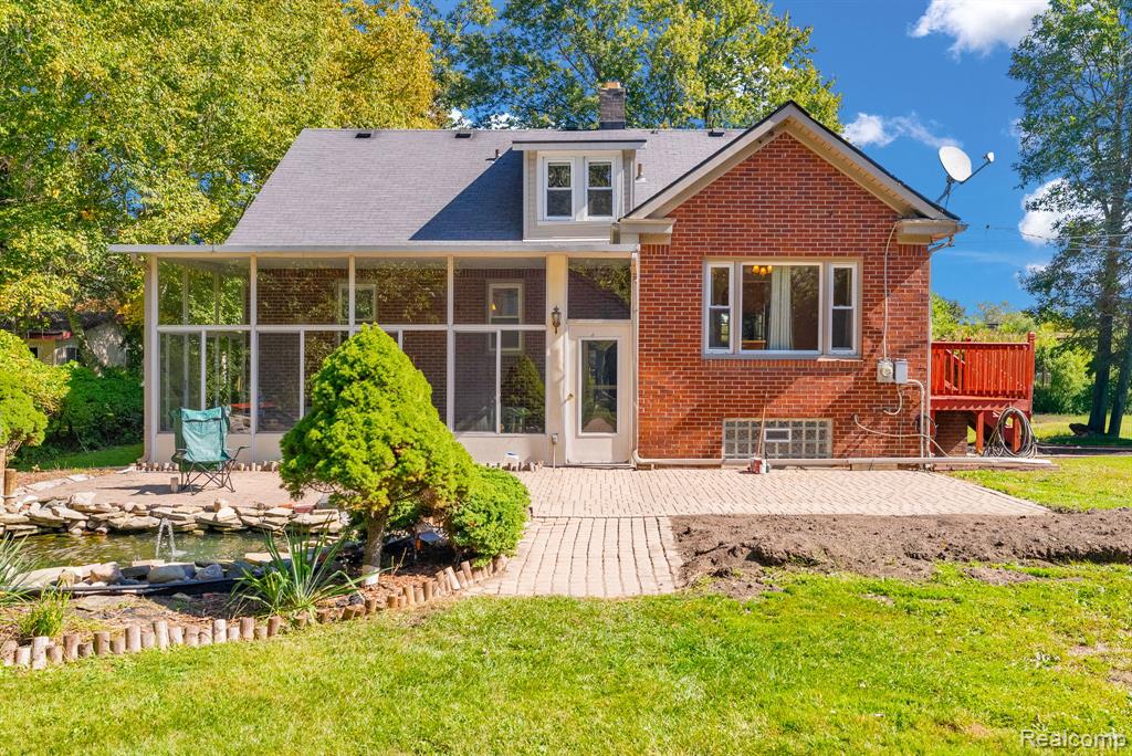 24915 Saint Paul Boulevard, Harrison Township, MI — front exterior