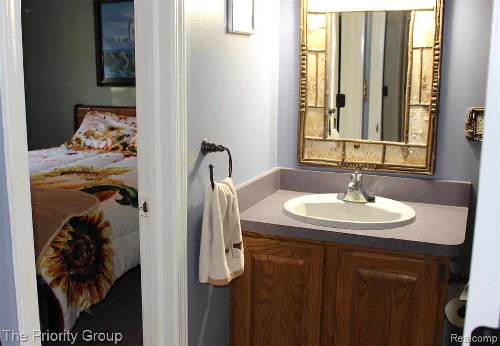5650 Hillsboro Road, Davisburg, MI 48350 — Photo 34