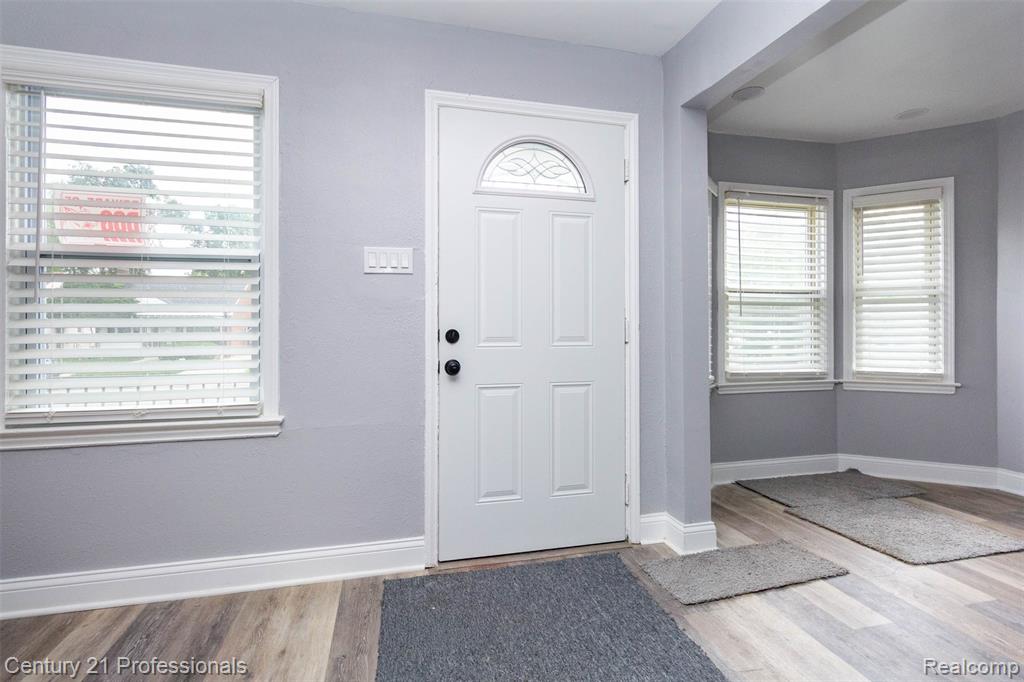 9037 Longacre Street, Detroit, MI 48228 — Photo 5