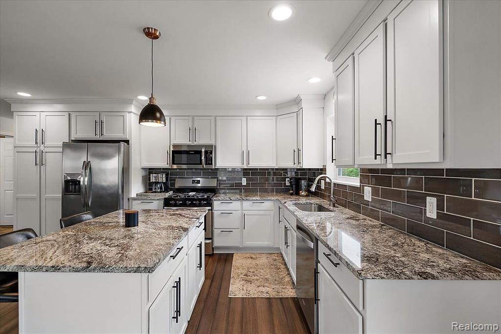 7611 Peninsula, Waterford, MI 48327 — Photo 17