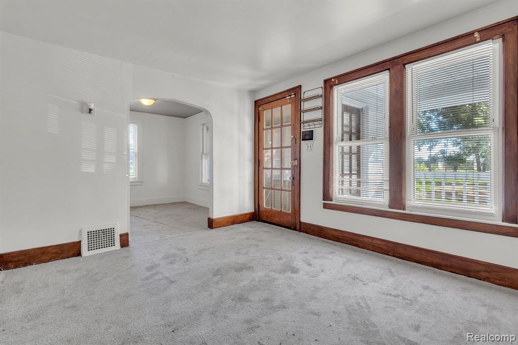 4877 Maynard Street, Detroit, MI 48215 — Photo 4
