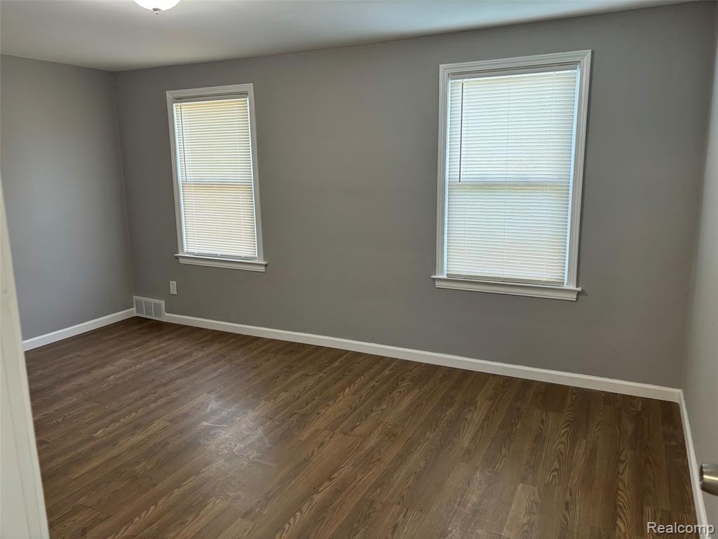 19331 Hoover Street - Photo 5