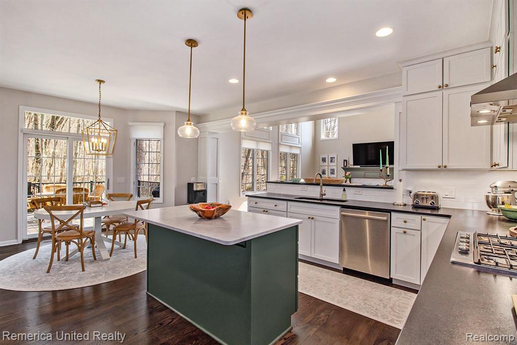 8109 TOP VIEW Lane, Pinckney, MI 48169 — Photo 15