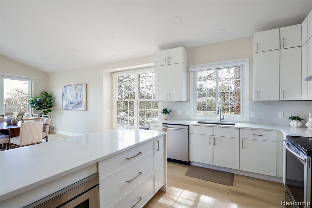 479 Newburne Pointe, Bloomfield Hills, MI 48304 — Photo 8