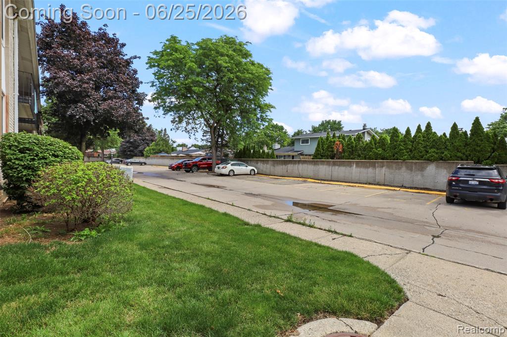 8577 Kennedy Circle, Warren, MI 48093 — Photo 4