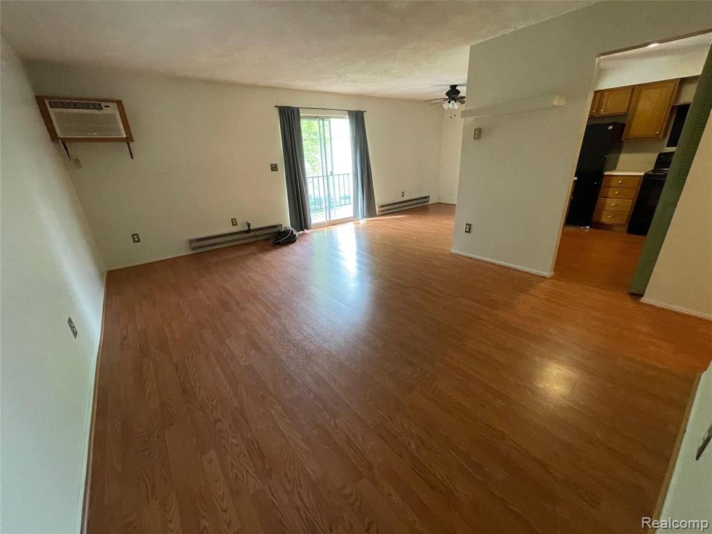 7325 WOODVIEW DR. Unit #4, Westland, MI — Photo 11