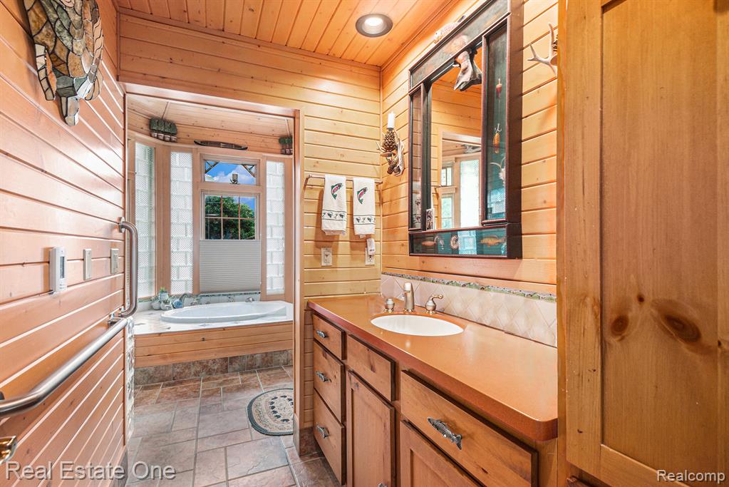 634 Dorbert Drive, Munith, MI 49259 — Photo 8