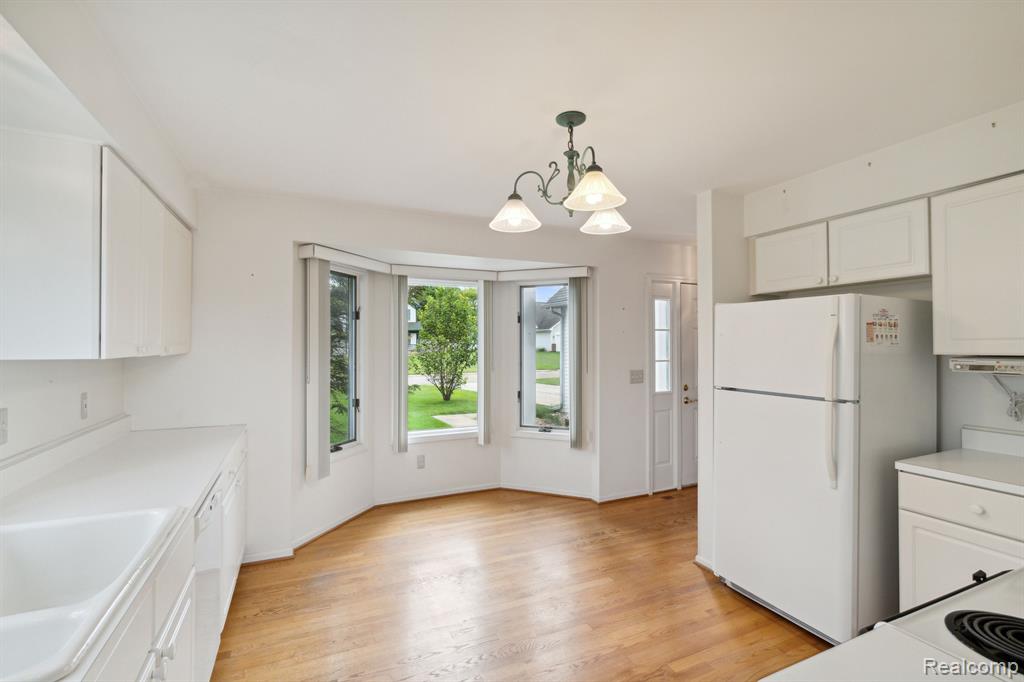 8062 FOX HOLLOW Road, Goodrich Vlg, MI — Photo 12