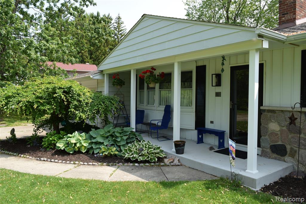 6009 Lancaster Drive, Flint, MI 48532 — Photo 2