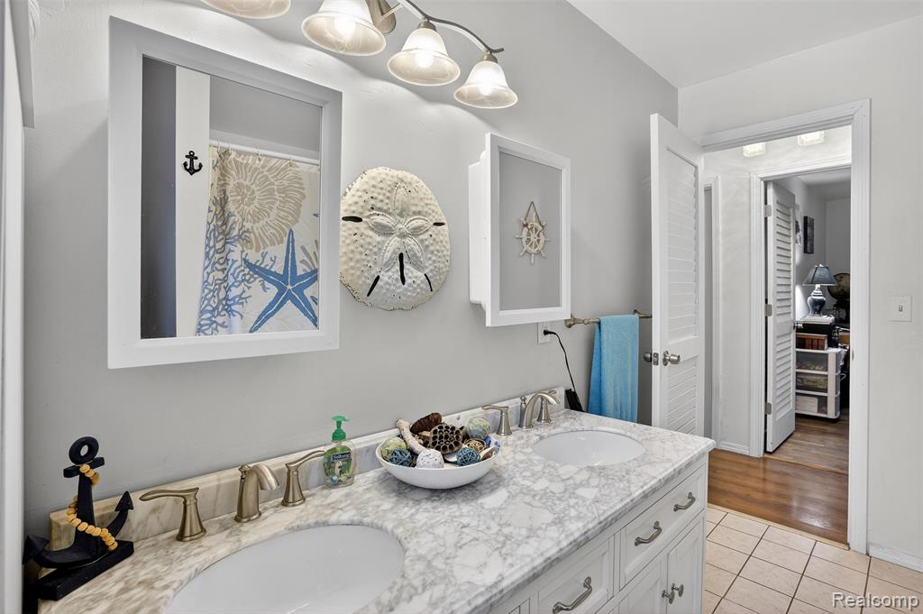 9411 Jennings Road, Grand Blanc, MI 48439 — Photo 28
