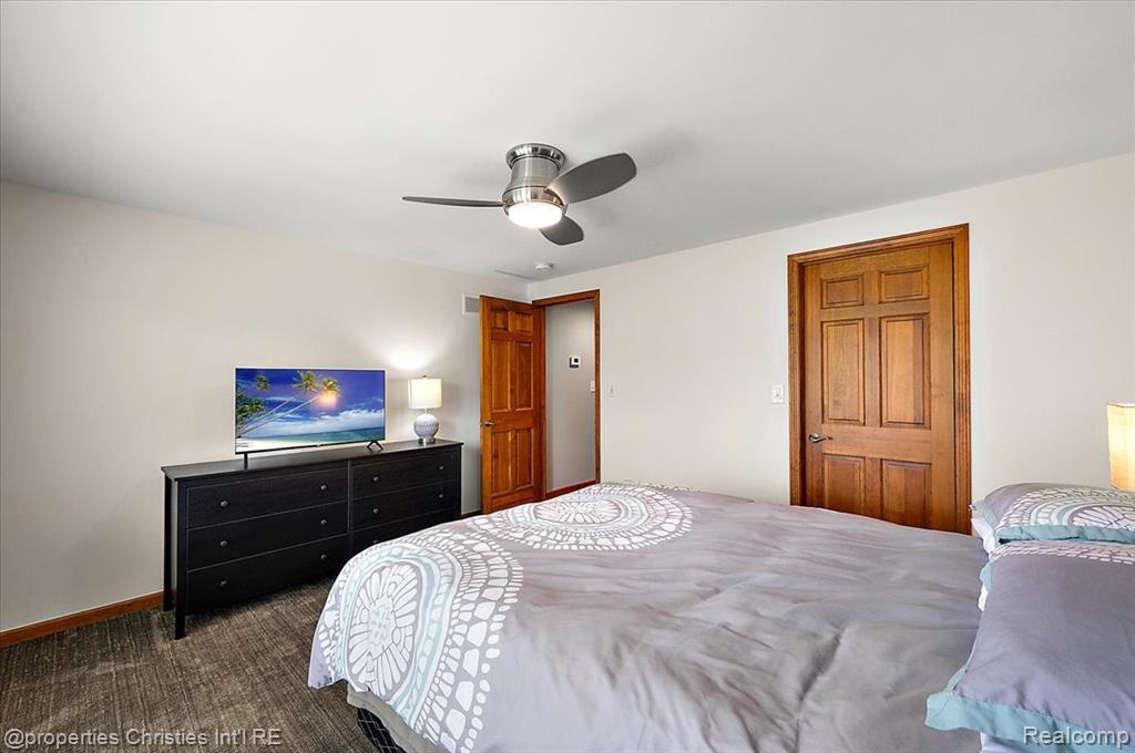 1071 Woodbridge Lane, Rochester, MI 48306 — Photo 45
