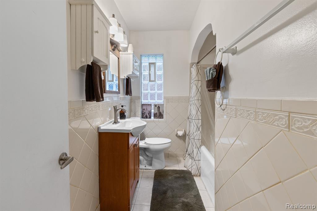 7042 THATCHER Street, Detroit, MI 48221 — Photo 11