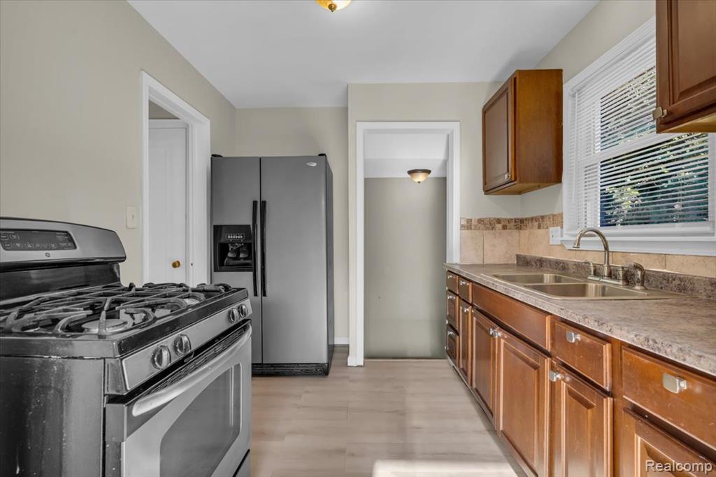 5164 Hereford Street, Detroit, MI 48224 — Photo 12