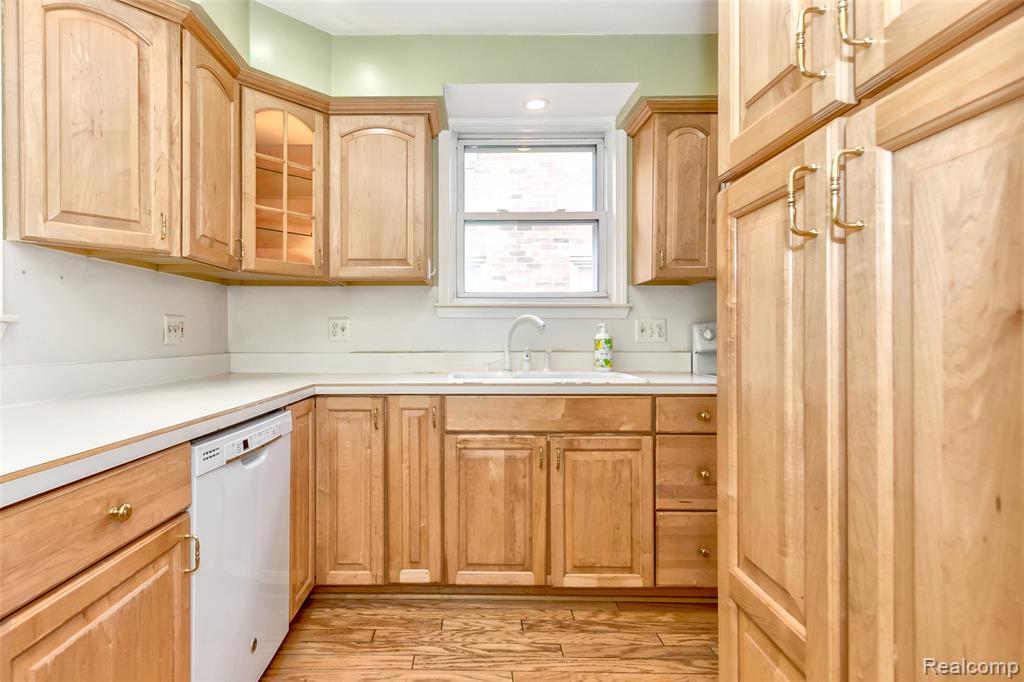 556 N Mildred Street, Dearborn, MI 48128 — Photo 15