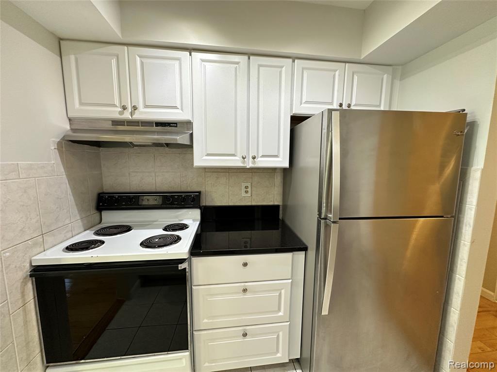 755 E Fox Hills Drive, Bloomfield Hills, MI 48304 — Photo 14